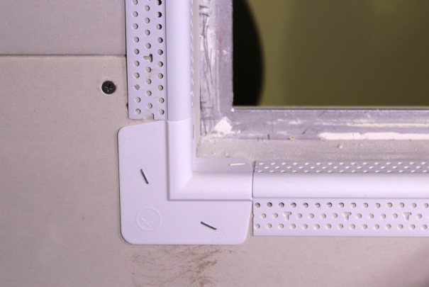 3/8" Medium Bullnose Molded Corners